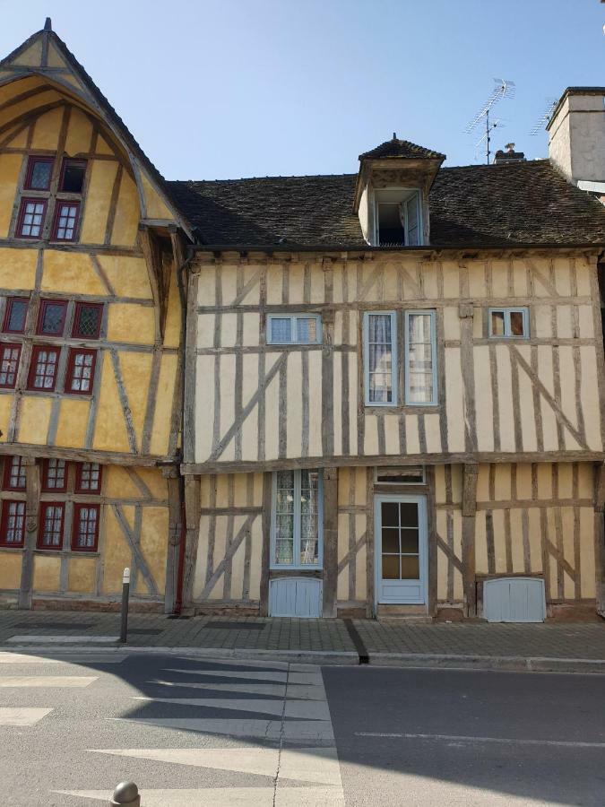 Maison Du Dauphin 1534 ทรัวส์ ภายนอก รูปภาพ